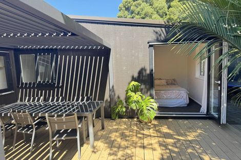 Photo of property in 3 Huia Road, Titirangi, Auckland, 0604