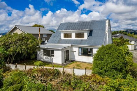 Photo of property in 68 Kahu Road, Paremata, Porirua, 5024