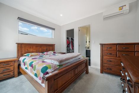 Photo of property in 1 Tuwhare Street, Papakura, 2110