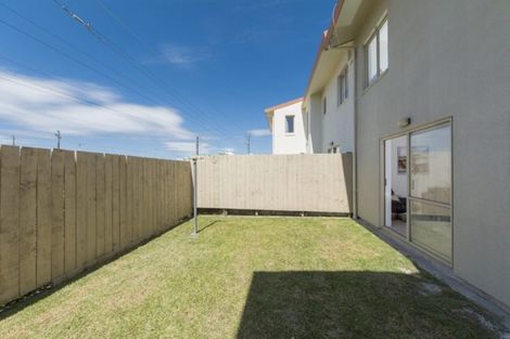 Photo of property in 9 Lockington Avenue, Henderson, Auckland, 0612