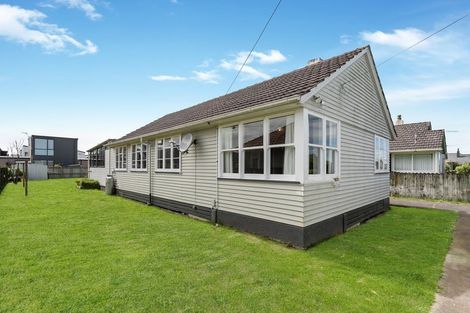 Photo of property in 8 Arimu Road, Papakura, 2110