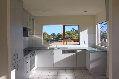 Photo of property in 91 Becroft Drive, Forrest Hill, Auckland, 0620