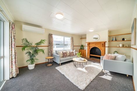 Photo of property in 31 Aniseed Grove, Timberlea, Upper Hutt, 5018