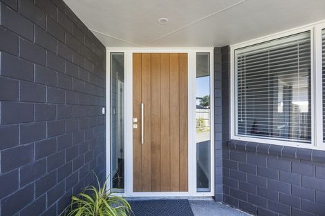 Photo of property in 15 Freedom Drive, Kelvin Grove, Palmerston North, 4414
