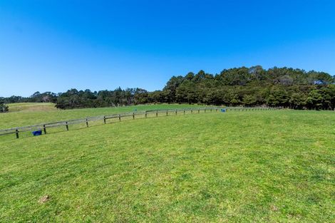 Photo of property in 99 Mcpike Road, Waimauku, 0883