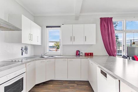 Photo of property in 30 Parsonage Road, Waimate, 7924