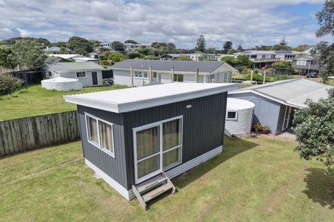 Photo of property in 5 Bayly Street, Baylys Beach, Dargaville, 0377