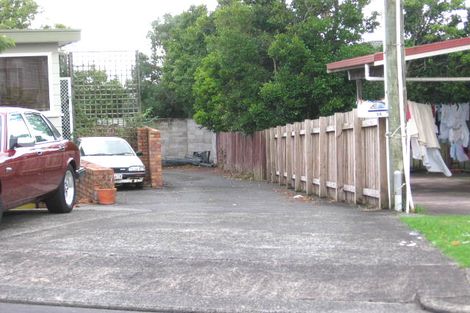 Photo of property in 1/3 Hillary Heights Avenue, Glendene, Auckland, 0602