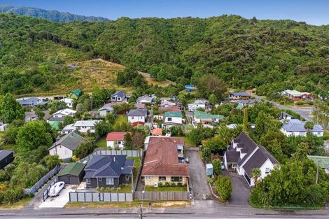 Photo of property in 131a Waikawa Road, Picton, 7220