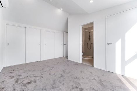 Photo of property in 1/9 Aeroview Drive, Beach Haven, Auckland, 0626