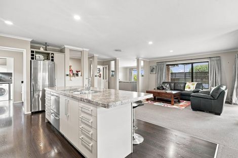 Photo of property in 2 Flavell Drive, Orewa, 0931