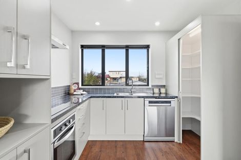 Photo of property in 2/82 Packe Street, Edgeware, Christchurch, 8013