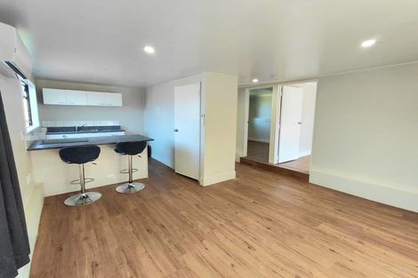 Photo of property in 1/30 Chislehurst Street, Henderson, Auckland, 0612
