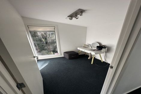 Photo of property in 51e Rimutaka Place, Titirangi, Auckland, 0604