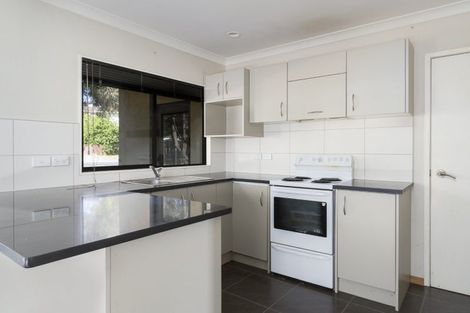 Photo of property in 10 Cedar Heights Avenue, Massey, Auckland, 0614