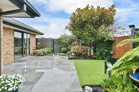 Photo of property in 12 Belgrove Place, Parklands, Christchurch, 8083