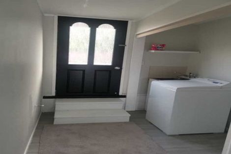 Photo of property in 3 Chevron Place, Castor Bay, Auckland, 0620