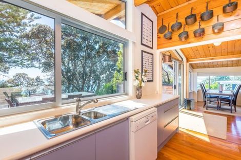 Photo of property in 2/58 Cliff Road, Torbay, Auckland, 0630