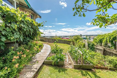 Photo of property in 21 Putiki Drive, Durie Hill, Whanganui, 4500