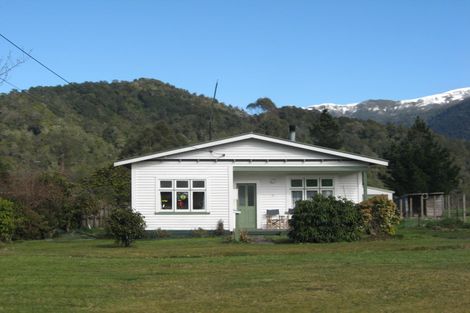 Photo of property in 34 Stafford Street, Blackball, 7804