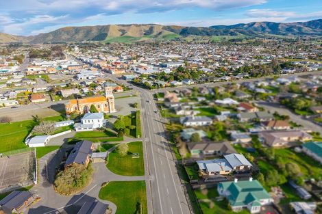 Photo of property in 12 Timaru Road, Waimate, 7924