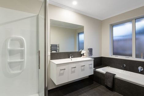 Photo of property in 20 Rotomanu Place, Pyes Pa, Tauranga, 3112