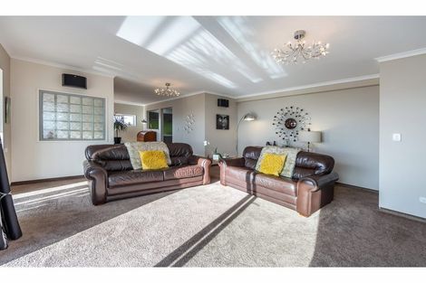 Photo of property in 2/4 Millhill Lane, Huntsbury, Christchurch, 8022