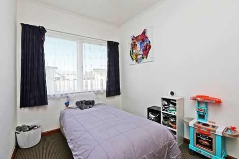 Photo of property in 916 Grove Road, Mayfair, Hastings, 4122