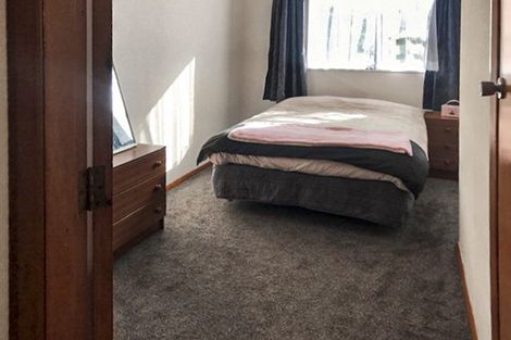 Photo of property in 17 Mclean Street, Woodville, 4920