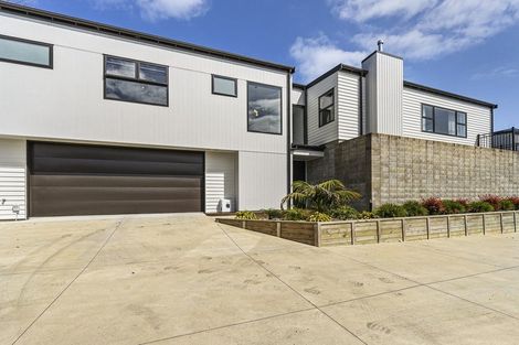 Photo of property in 7/2a Montrose Place, Highlands Park, New Plymouth, 4312