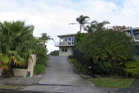 Photo of property in 13 Callender Place, Shelly Park, Auckland, 2014