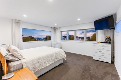 Photo of property in 21 Caldera Drive, Long Bay, Auckland, 0630