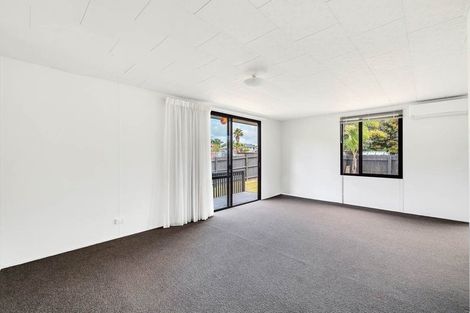 Photo of property in 28 Devonshire Road, Unsworth Heights, Auckland, 0632