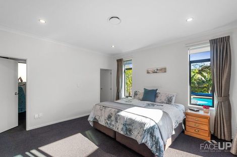 Photo of property in 13 Hobie Court, West Harbour, Auckland, 0618