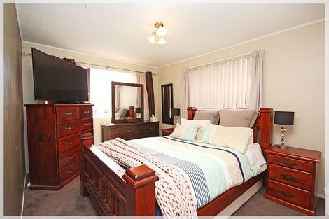 Photo of property in 27 Nuku Street, Tangimoana, 4822