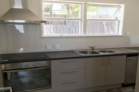 Photo of property in 99 Vandeleur Avenue, Birkdale, Auckland, 0626