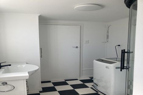 Photo of property in 7a Hawker Street, Mount Victoria, Wellington, 6011