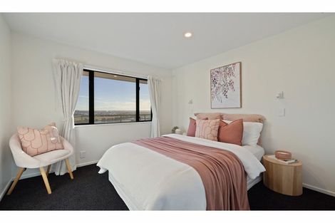 Photo of property in 72 Cannon Hill Crescent, Mount Pleasant, Christchurch, 8081