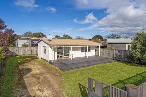 Photo of property in 81 Jellicoe Street, Martinborough, 5711