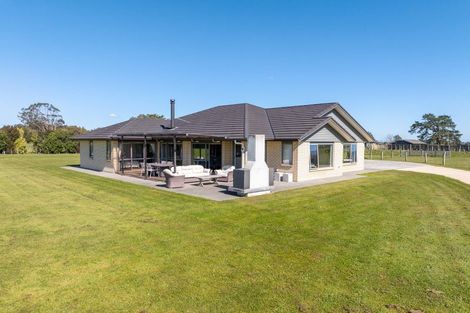 Photo of property in 250 Hughes Line, West Taratahi, Masterton, 5887