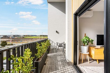 Photo of property in 12/1 Genevieve Lane, Hobsonville, Auckland, 0616