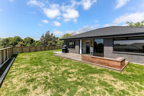 Photo of property in 3 Greenridge Lane, Merrilands, New Plymouth, 4312