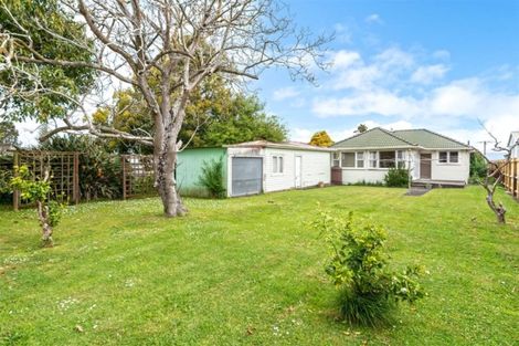 Photo of property in 15 Waione Avenue, Te Atatu Peninsula, Auckland, 0610