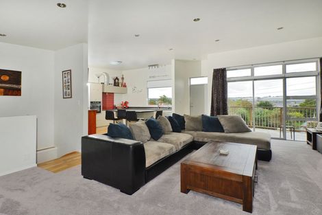 Photo of property in 39 Russell Road, Wainuiomata, Lower Hutt, 5014