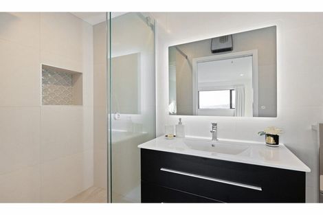 Photo of property in 72 Cannon Hill Crescent, Mount Pleasant, Christchurch, 8081