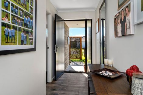 Photo of property in 11 Eastbank Drive, Katikati, 3129