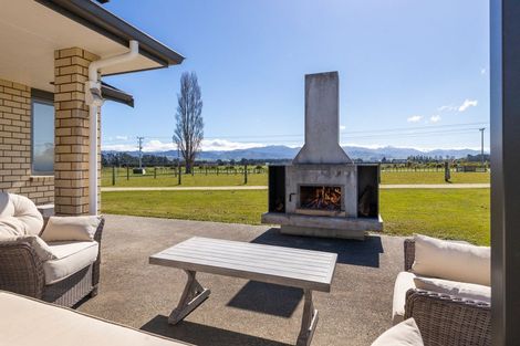 Photo of property in 250 Hughes Line, West Taratahi, Masterton, 5887