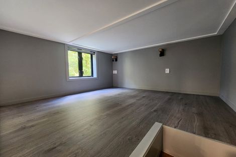 Photo of property in 1/2 Heathcote Road, Castor Bay, Auckland, 0620