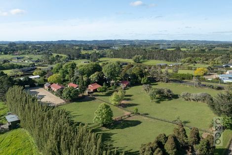 Photo of property in 218 Pomona Road, Kumeu, 0891