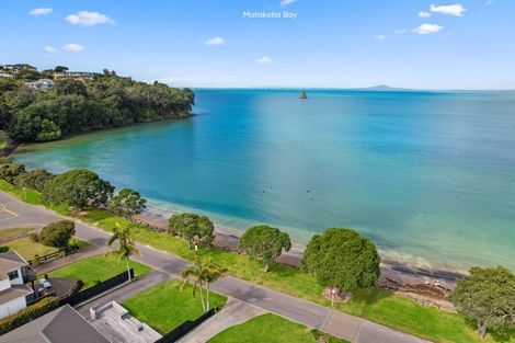 Photo of property in 1/5 Zita Avenue, Matakatia, Whangaparaoa, 0930
